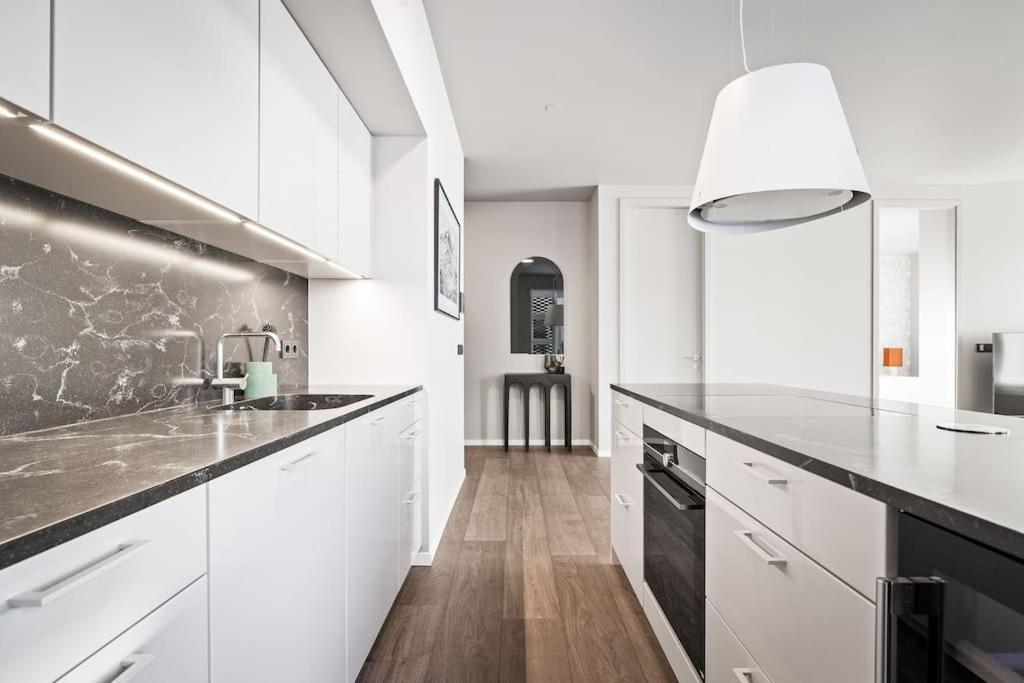 Private Lux 2Br & 2Ba City Center With Free Parking 雷克雅維克 外观 照片