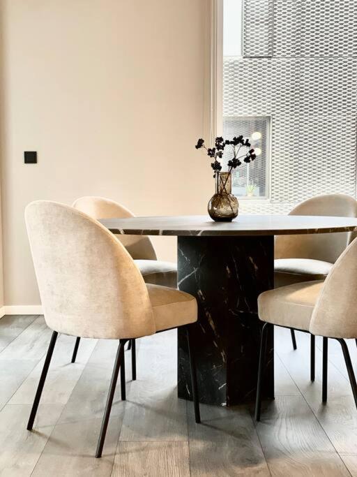 Private Lux 2Br & 2Ba City Center With Free Parking 雷克雅維克 外观 照片
